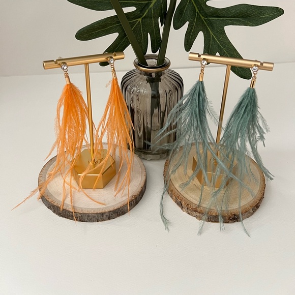 Long Dangle Feather Hippie Chic Earrings - Stylish Boho Chic Earrings - Picture 10 of 12